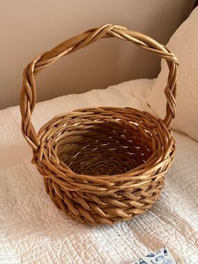 Vintage Woven Basket - Natural Tan